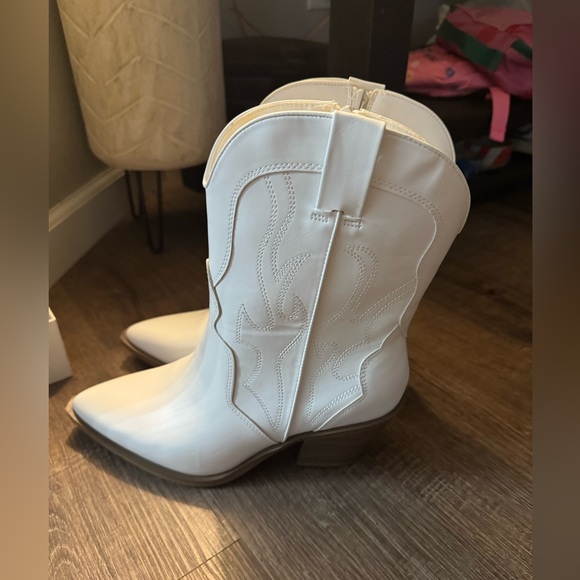Women's white western ankle boot - 8.5W - Picture 1 of 4